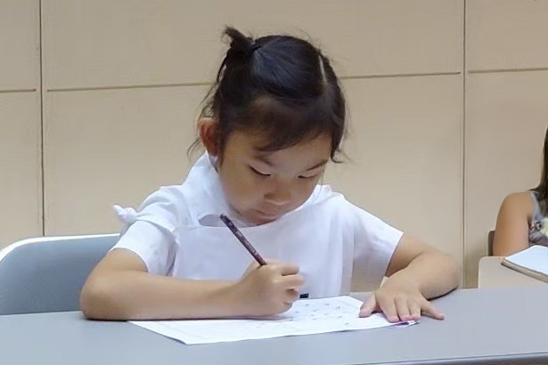 生徒と一対一で向き合う個別指導の様子